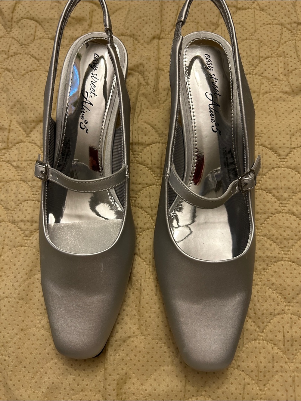 easy street alive 5 Silver Mary Jane Slingbacks